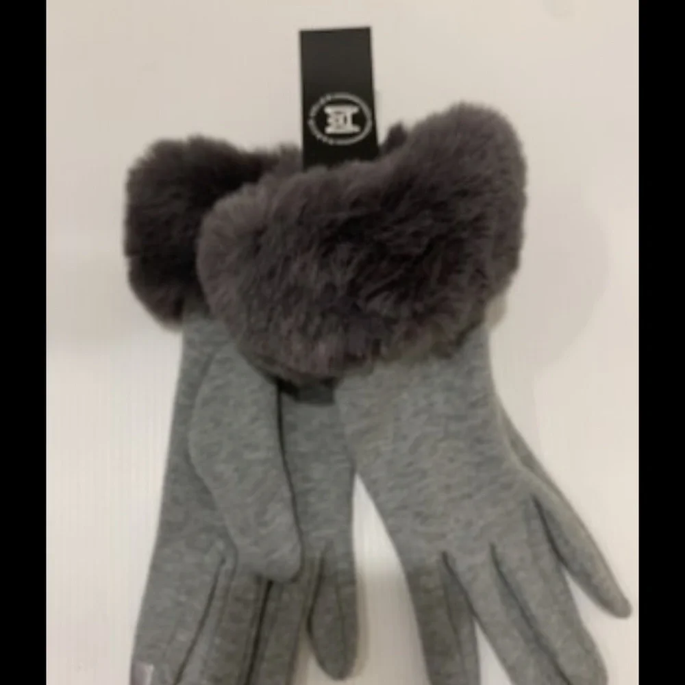 NWT Marcus Adler‎ Grey Gloves Faux Fur Trim Winter w/ Touchscreen Technology